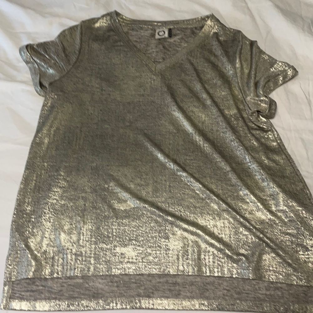 Akemi Kin Gold V Neck